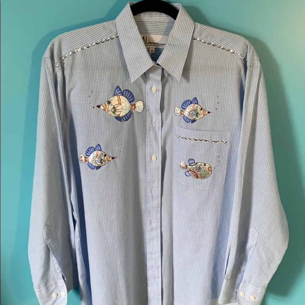 Blue/white striped long-sleeved blouse